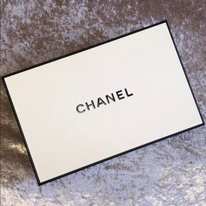 🖤 CHANEL Box